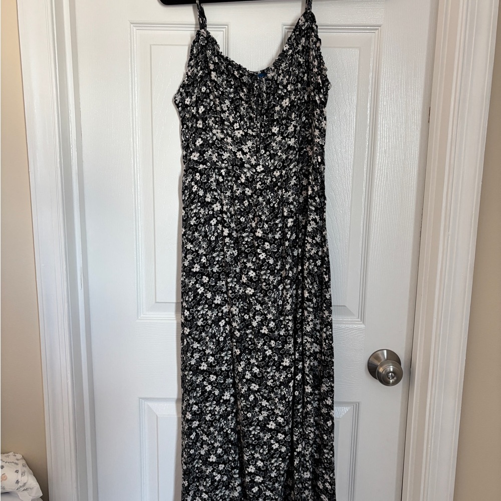 Old Navy Black and White Floral Maxi Dress